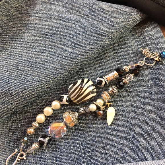 Zebra Double Pearl Sterling Plated Bracelet - Picture 4 of 7